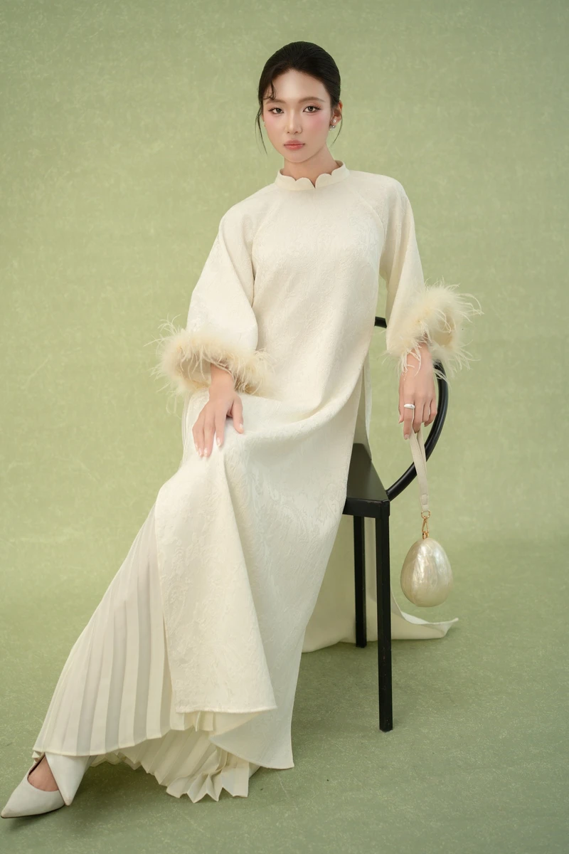 ảnh gái xinh mặc áo dài trắng dáng thon