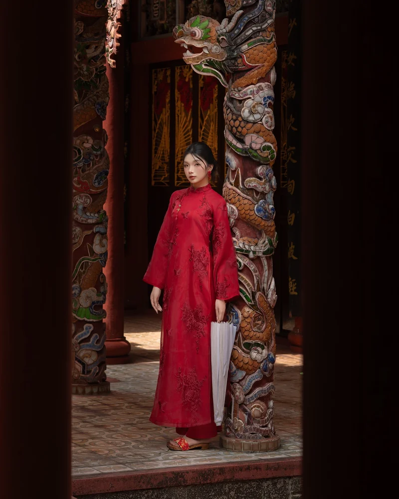 ảnh gái xinh mặc áo dài trắng dịu hiền