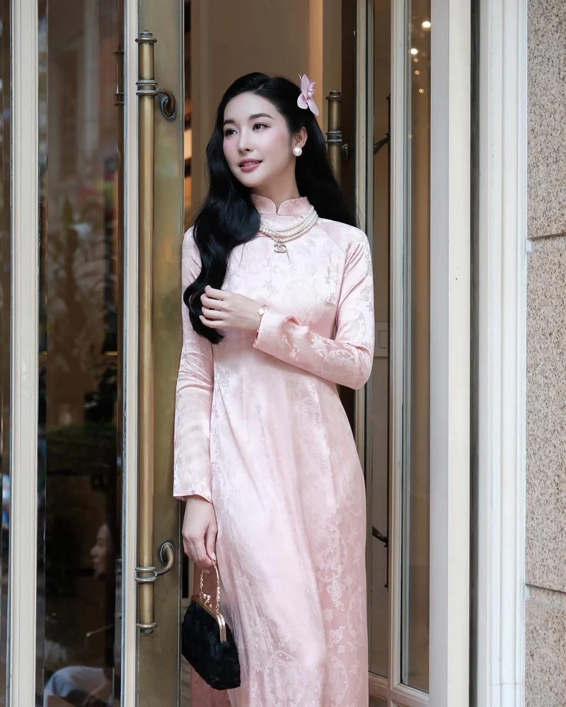 ảnh gái xinh mặc áo dài tứ thân