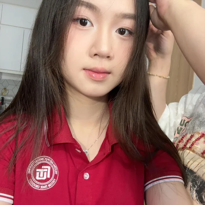 gái xinh 2k9 mặt mộc