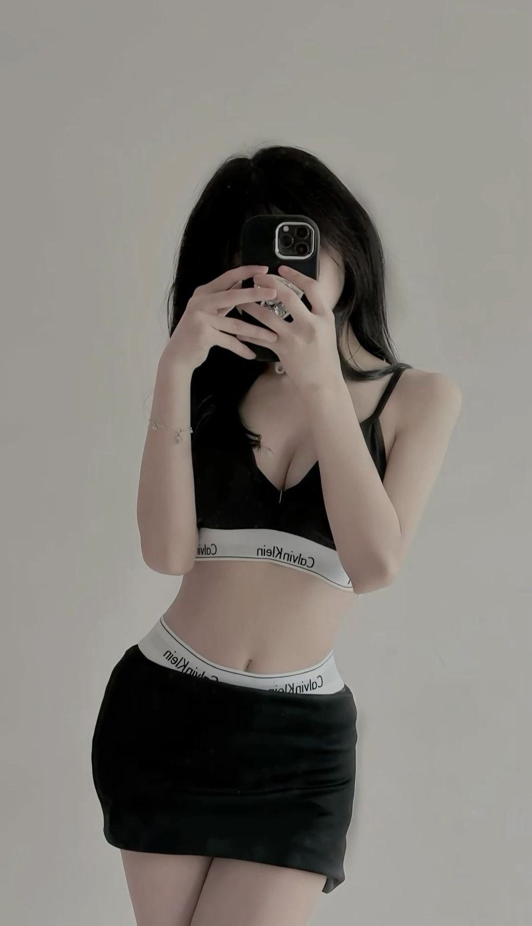 gái xinh che mặt đáng yêu