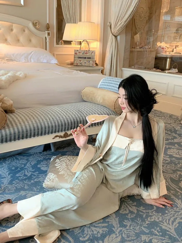 gái xinh mặc đồ ngủ full hd