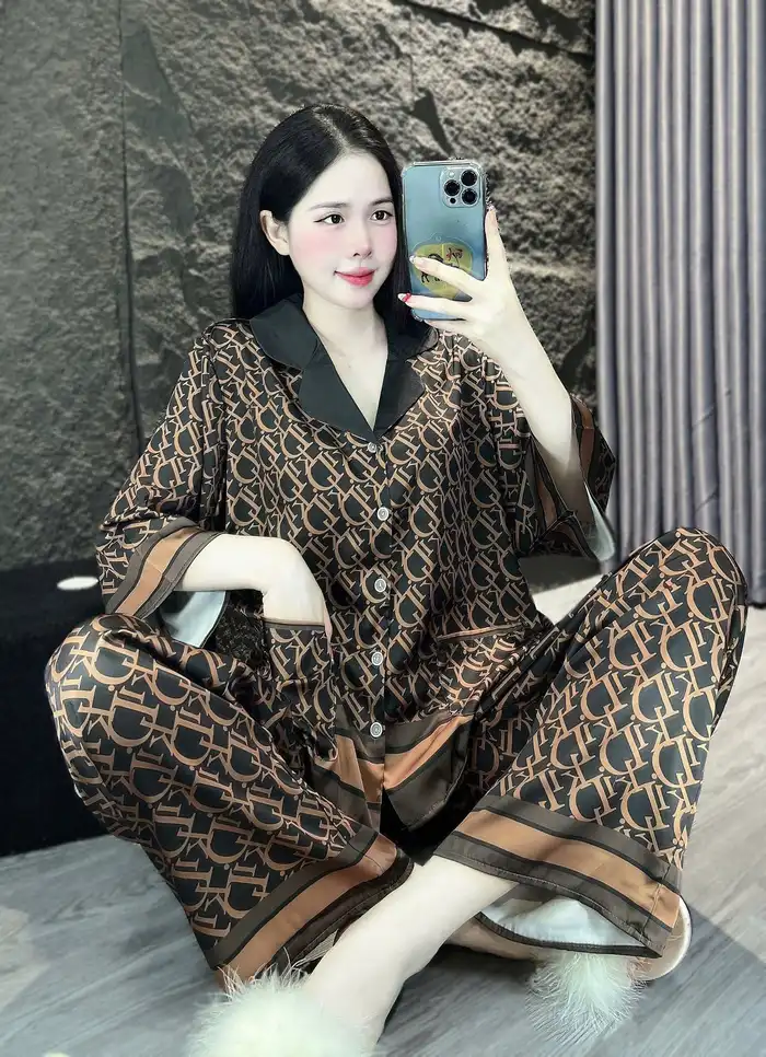 gái xinh mặc đồ ngủ là mẫu