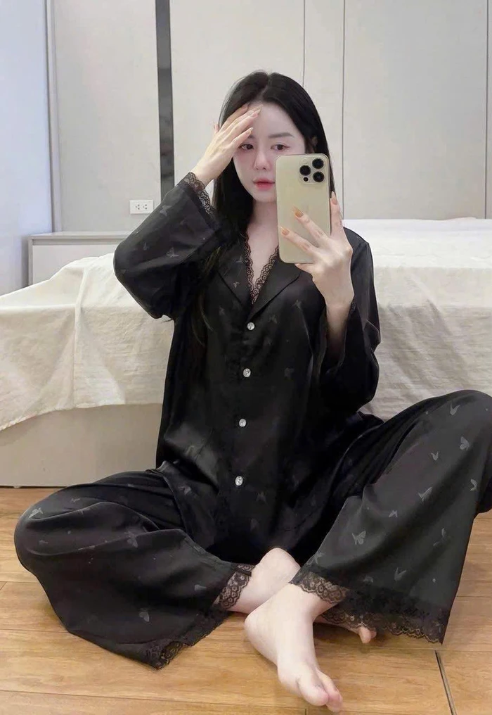 gái xinh mặc đồ ngủ mỏng