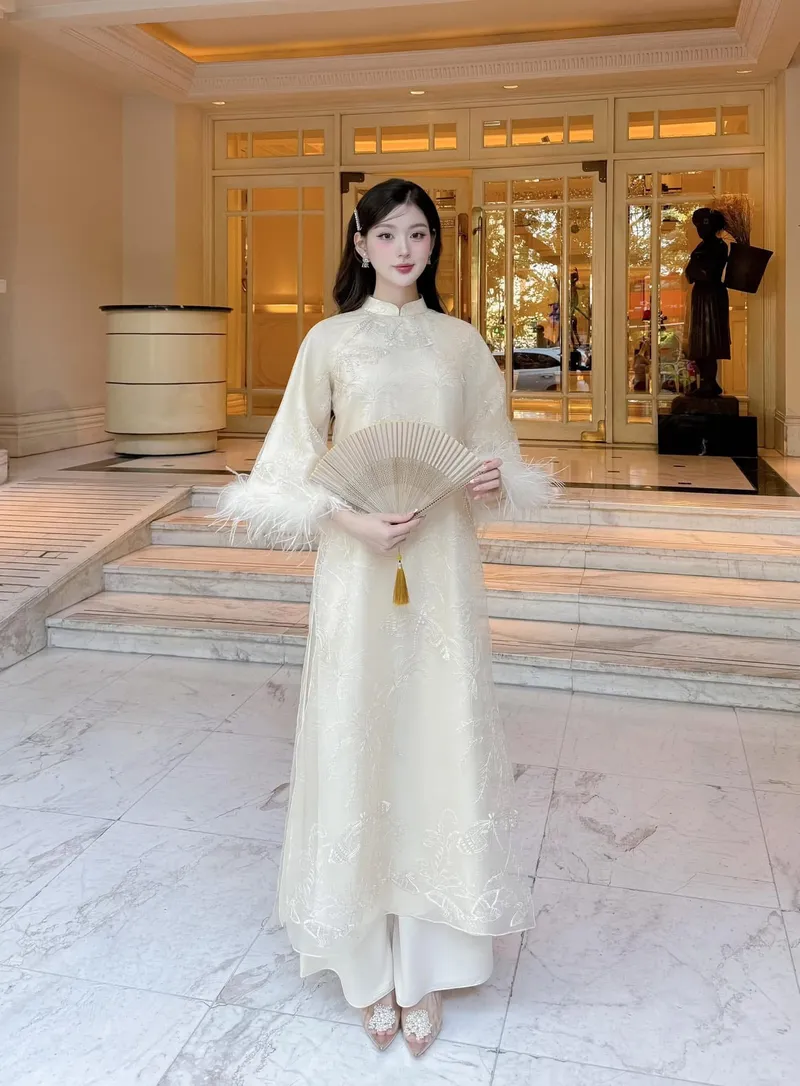 hình ảnh cô gái mặc áo dài trắng