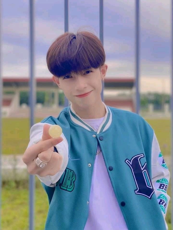 Ảnh trai đẹp 2k9 ánh mắt