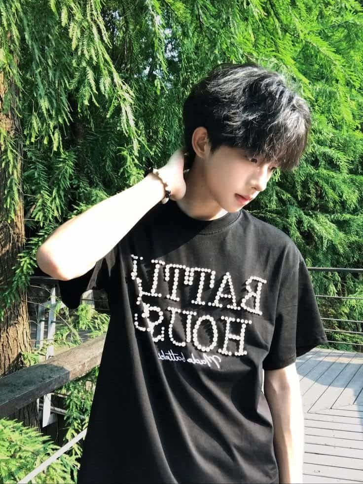 Ảnh trai đẹp k6 gương sáng