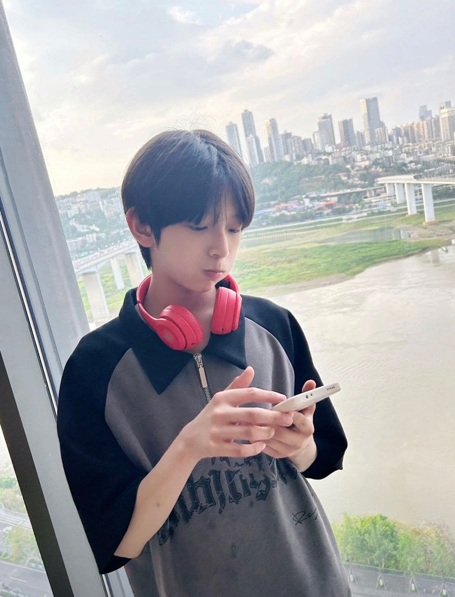 Bé trai tuổi teen rất đẹp