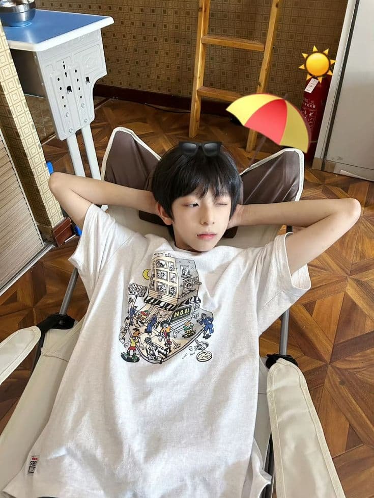 Trai đẹp nhỏ tuổi dễ thương