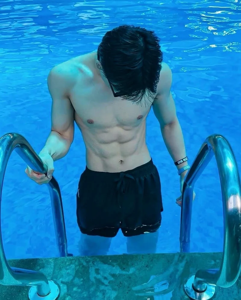 anh trai đẹp 6 múi