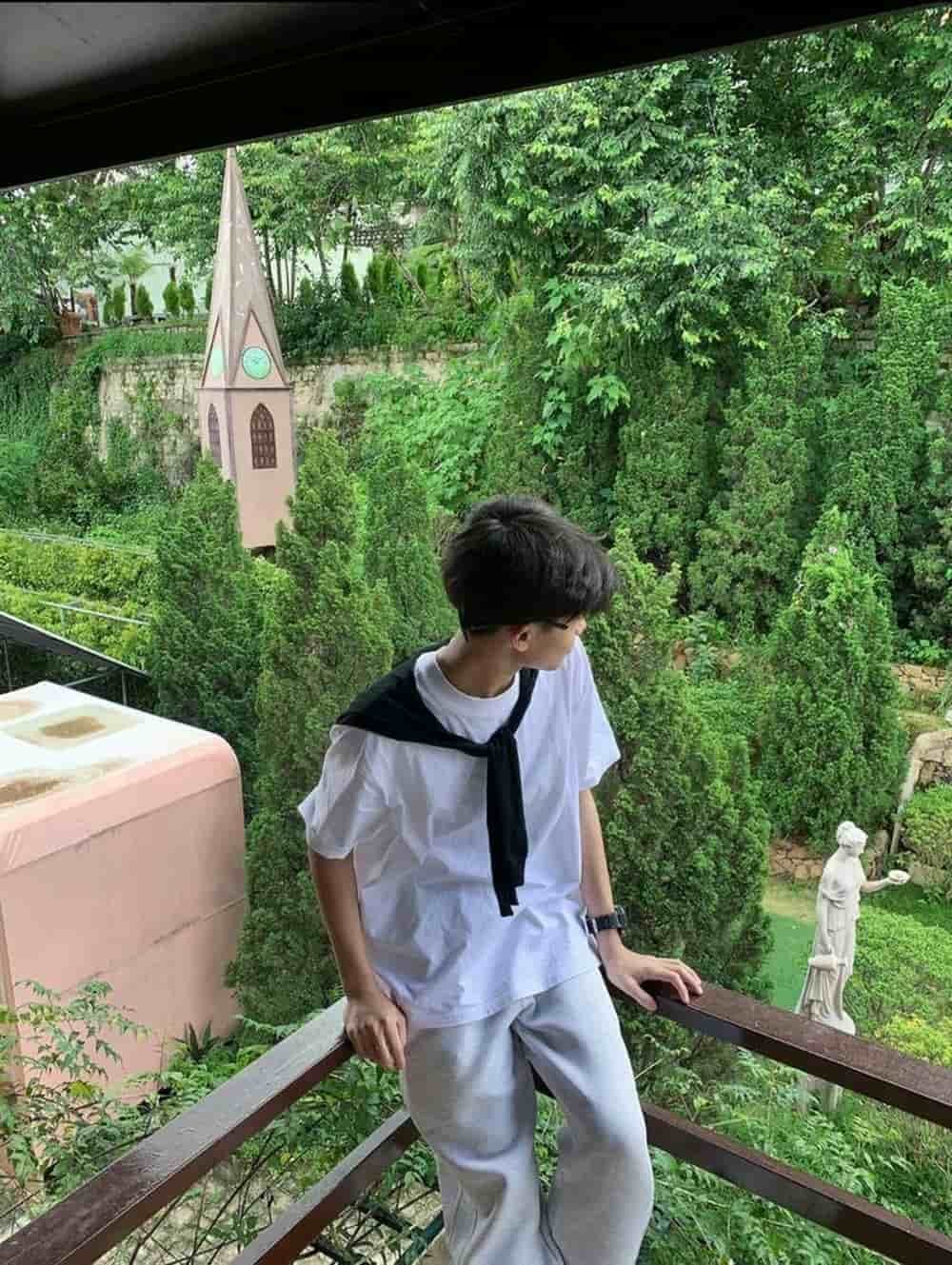 ảnh trai đẹp che mặt cá tính