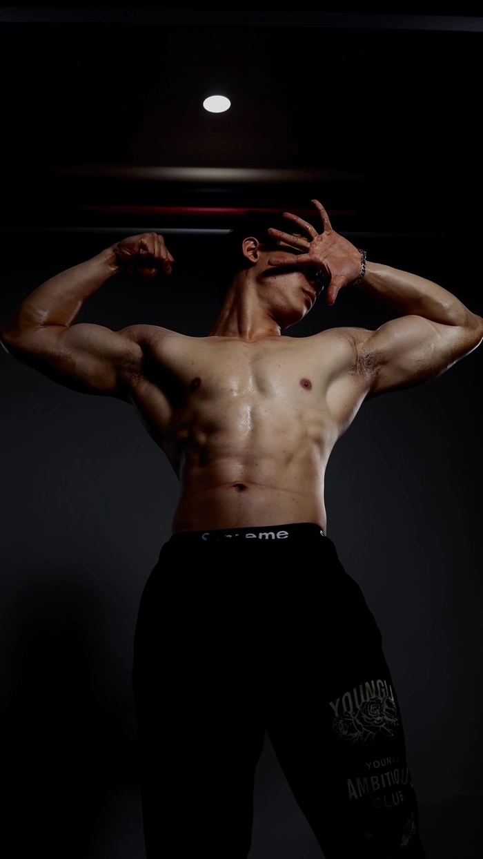 ảnh trai đẹp che mặt siêu cơ bắp