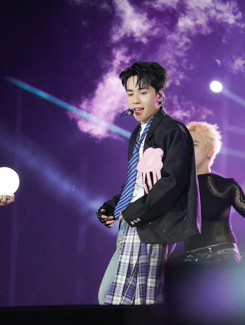 ảnh trai đẹp việt nam hát