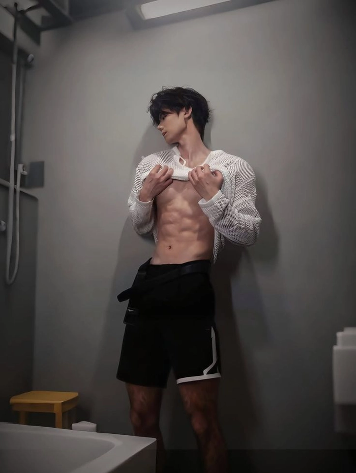 chàng trai 6 múi tươi tắn