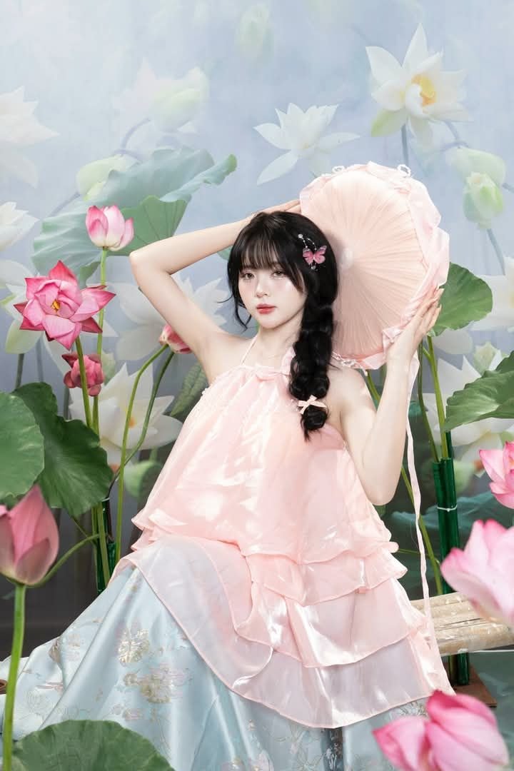 gái xinh dịu dàng mặc yếm