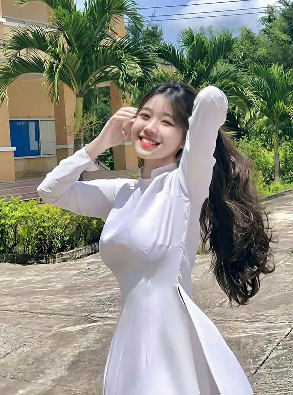 gái xinh mặc áo dài trắng