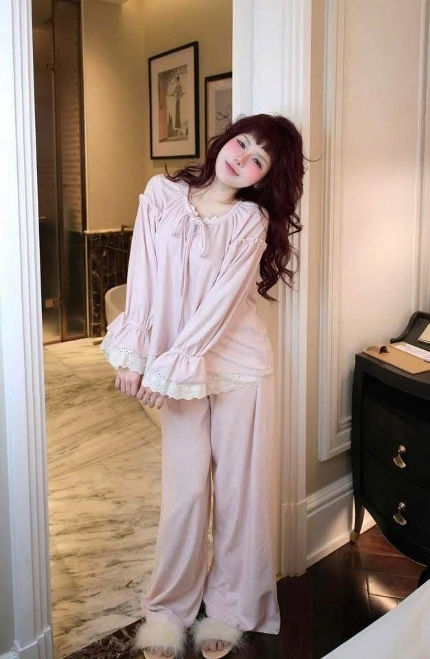 gái xinh mặc đồ ngủ gợi cảm