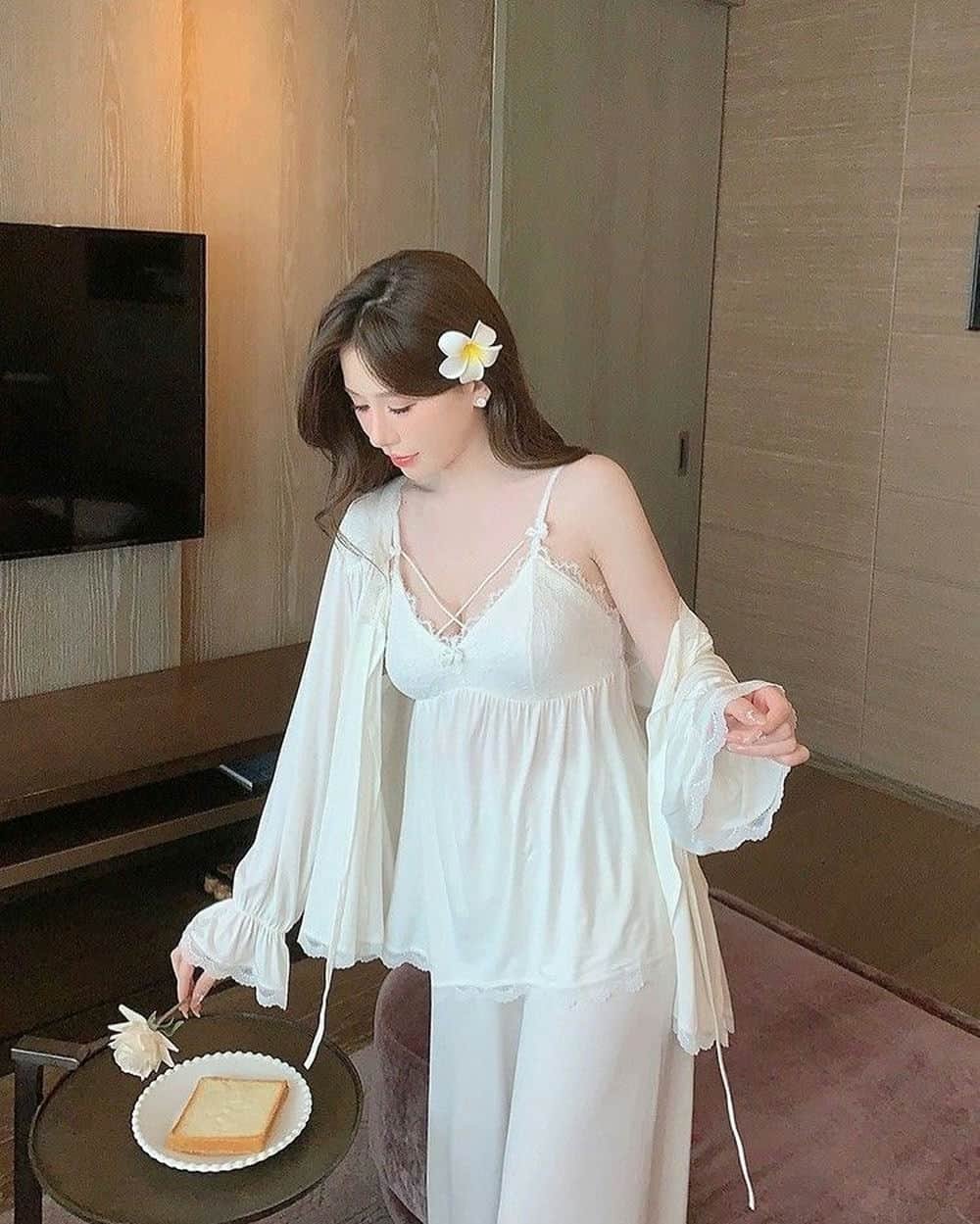 gái xinh mặc đồ ngủ quyến rũ