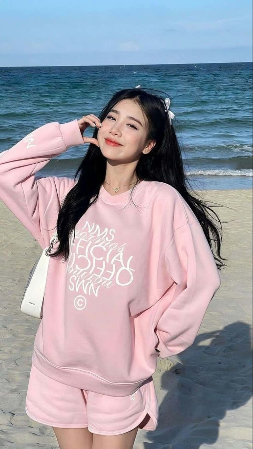 gái xinh mặc pinky xinh xắn