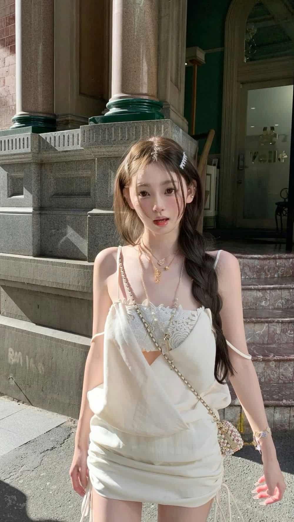 gái xinh mặc váy nổi bật