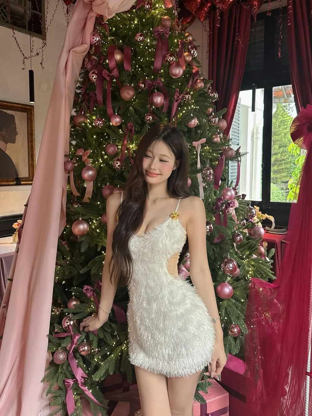 gái xinh mặc váy thanh lịch