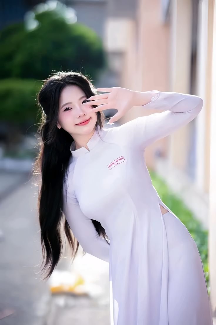gái xinh nhẹ nhàng áo dài trắng