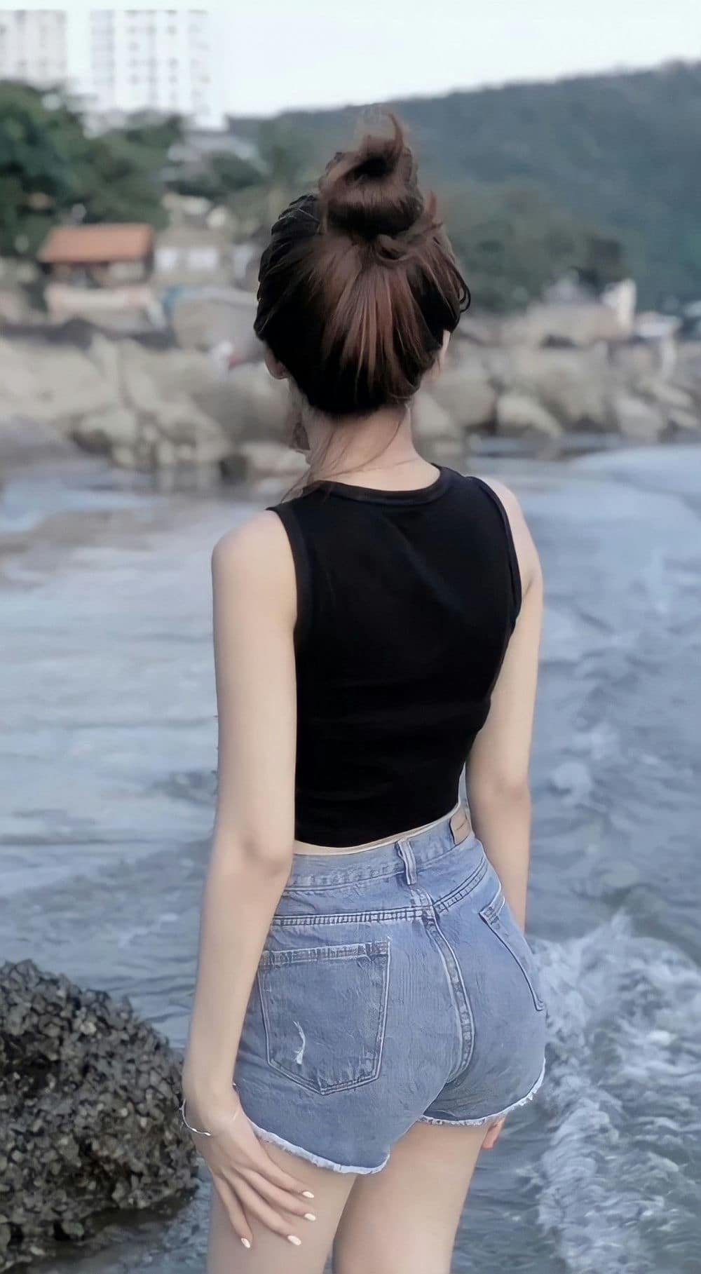 gái xinh quay lưng cá tính