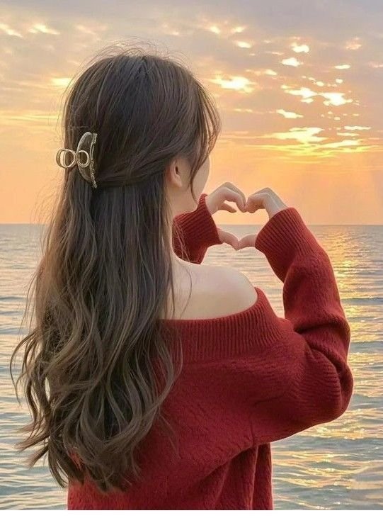 gái xinh quay lưng nổi bật