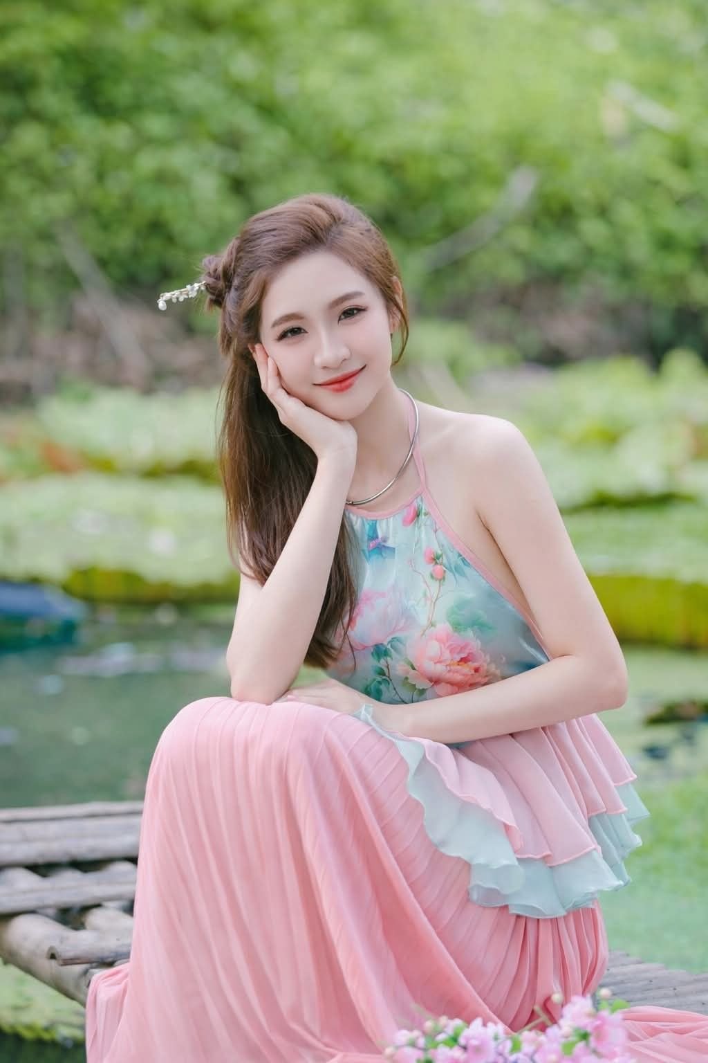 gái xinh trong sáng mặc yếm