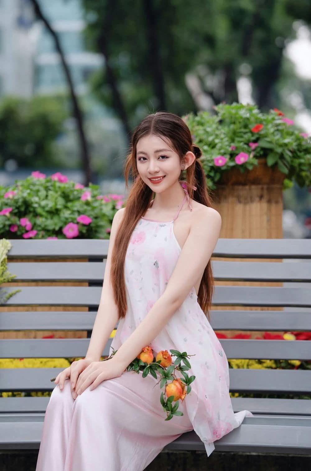 gái xinh truyền thống mặc yếm