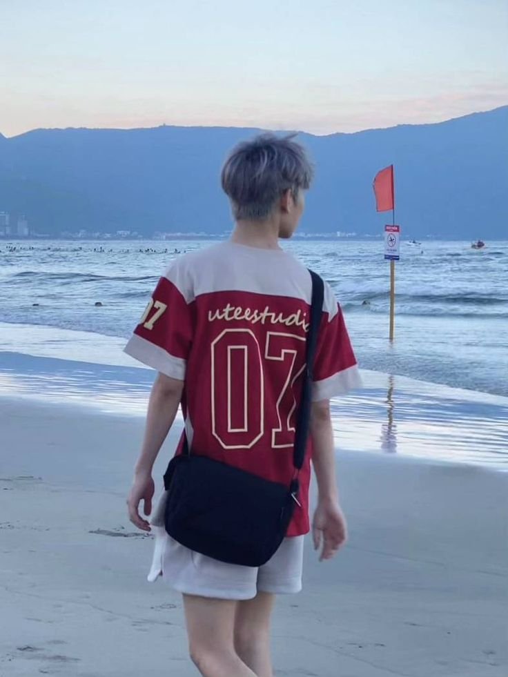 hình trai đẹp che mặt phong cách