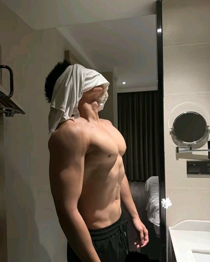 hình trai đẹp phong cách