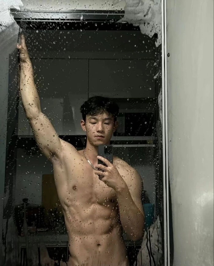 mẫu nam việt quyến rũ