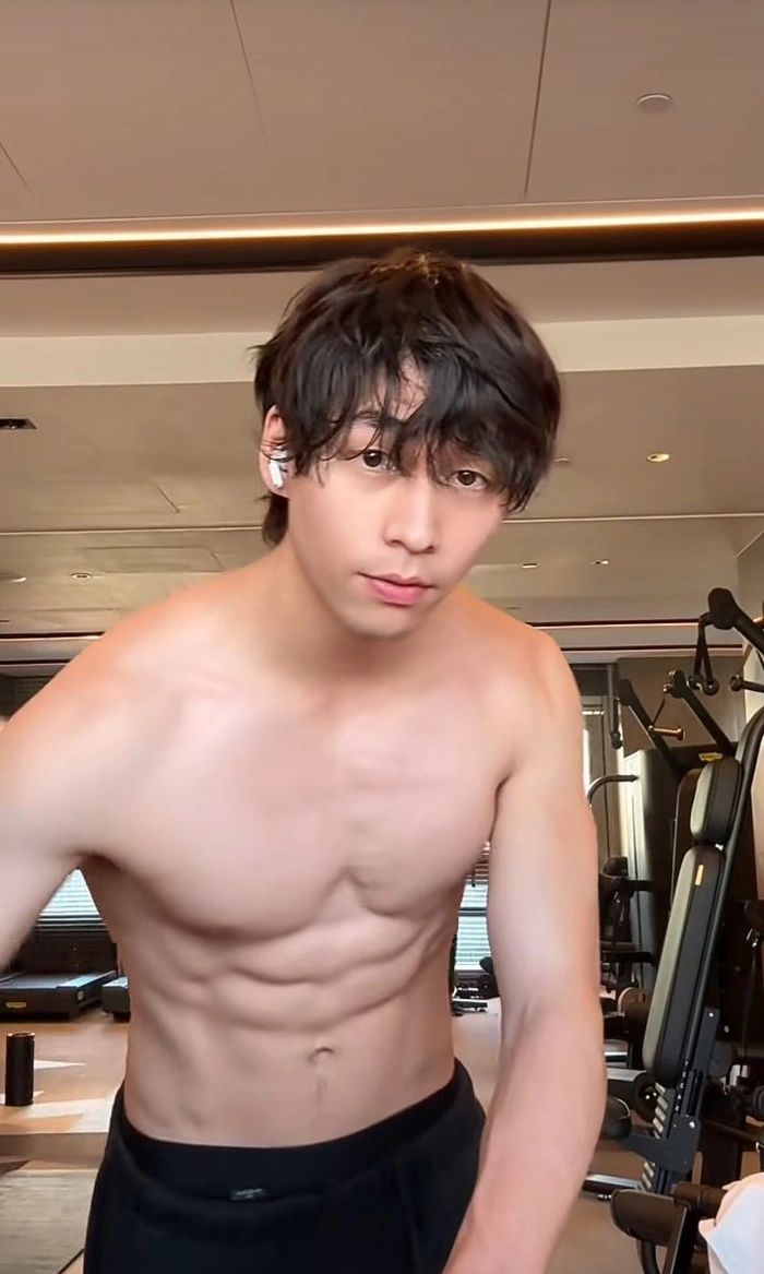 người mẫu 6 múi