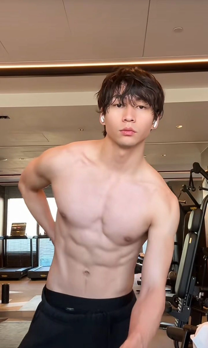 trai đẹp 6 múi phong độ