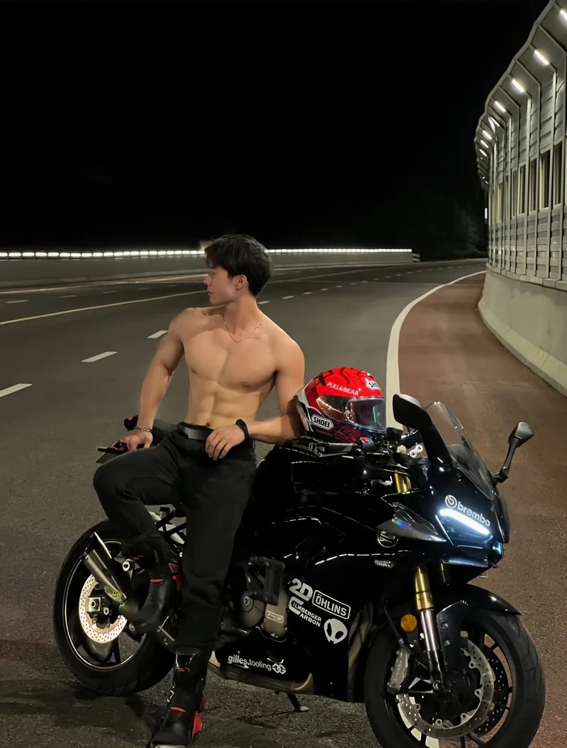 trai đẹp 6 múi trung quốc ngầu