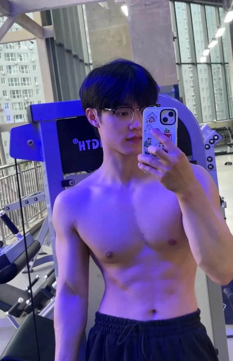 trai đẹp 6 múi trung quốc tập gym