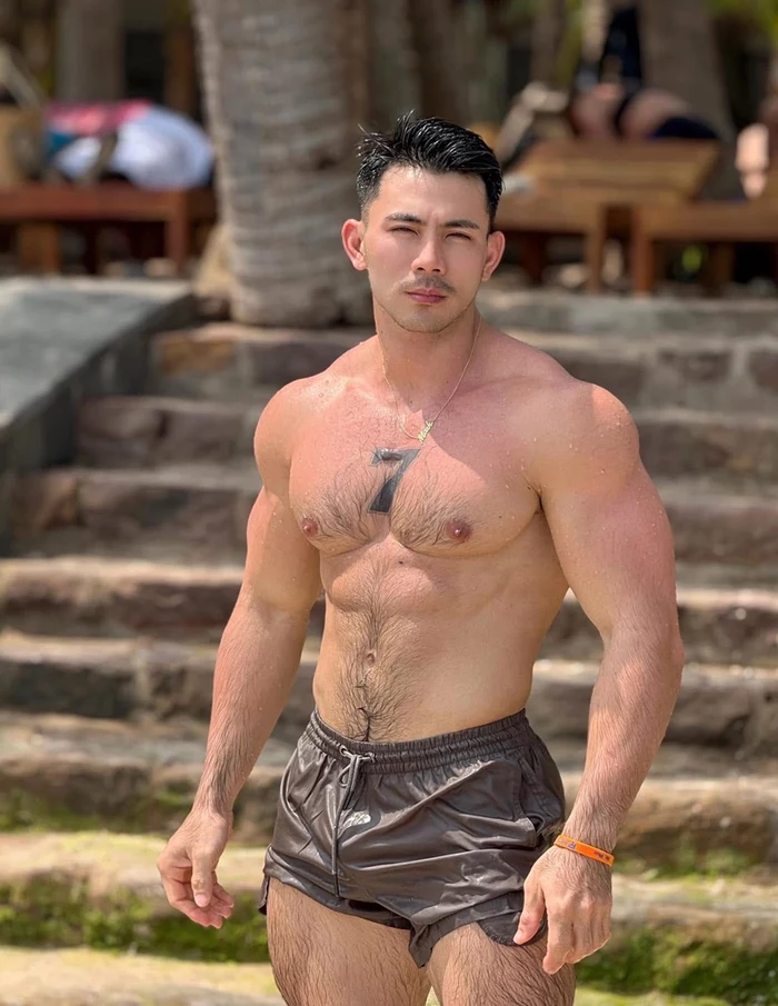 trai đẹp cơ bắp nhiều lông