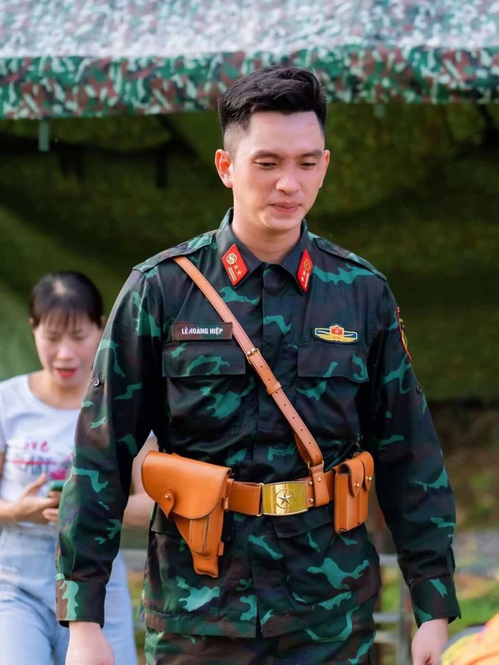 trai đẹp diễu binh hình ảnh ấn tượng