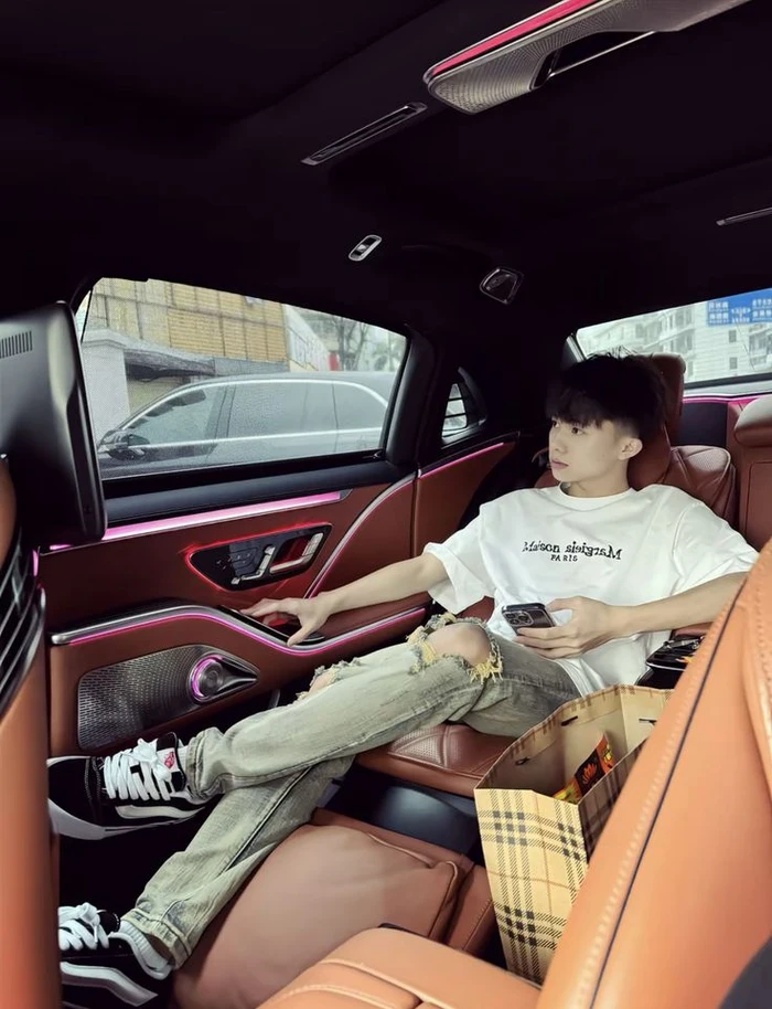 trai đẹp đồng phục