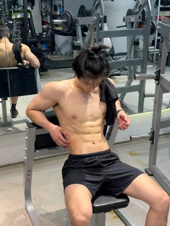 trai đẹp trung quốc bãi biển