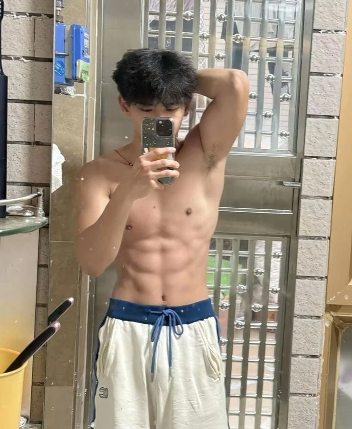 trai việt khoe body