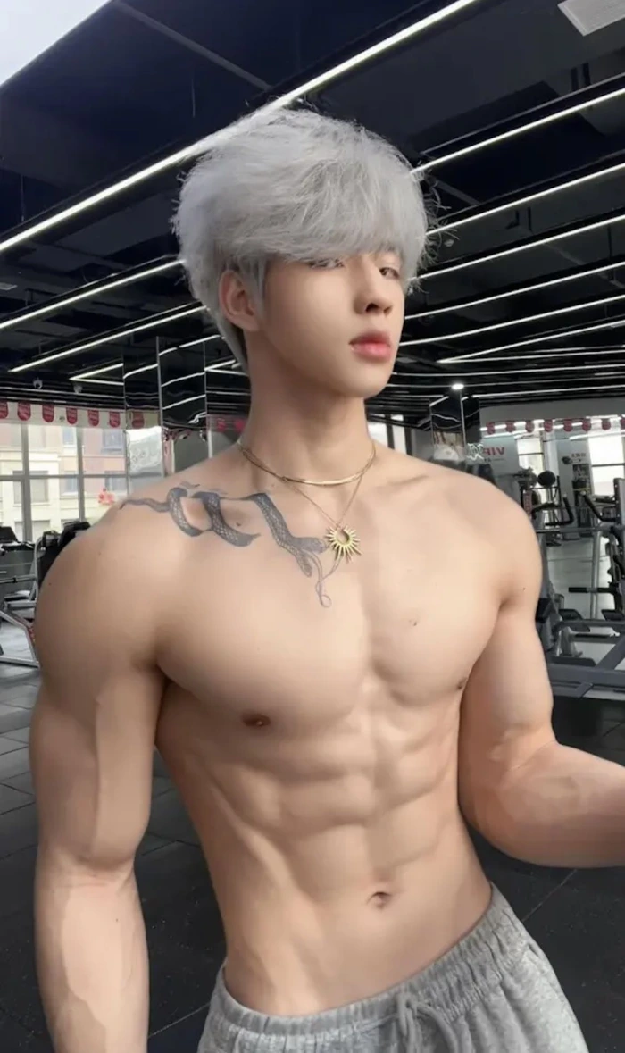 trai việt tạo dáng