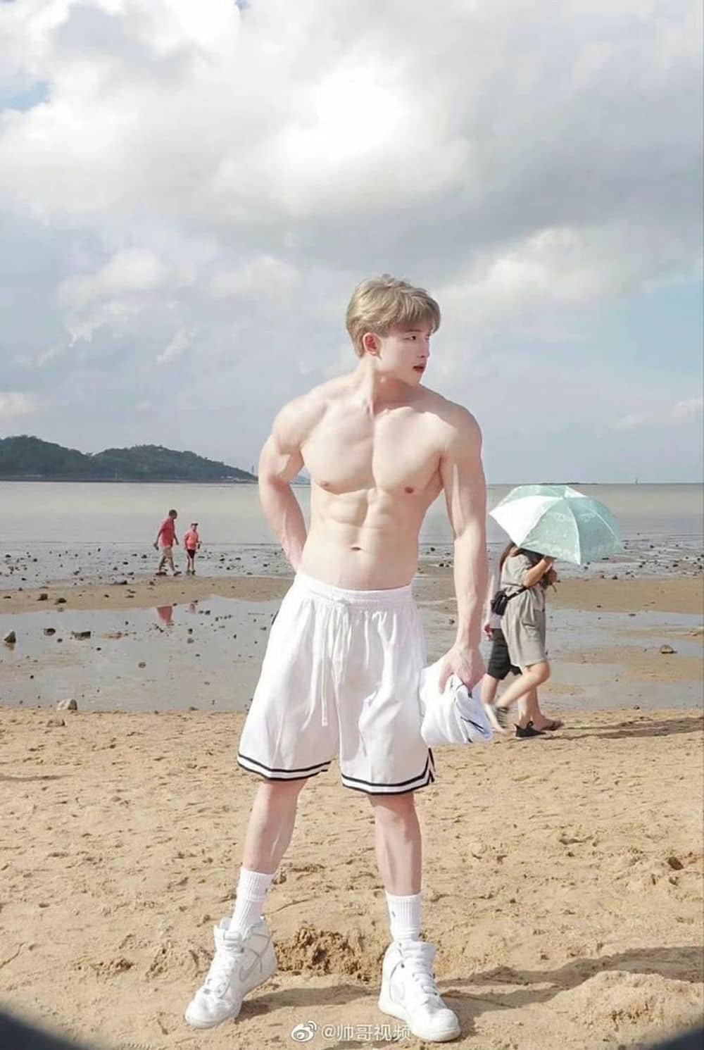 tuyển chọn trai đẹp sáu múi