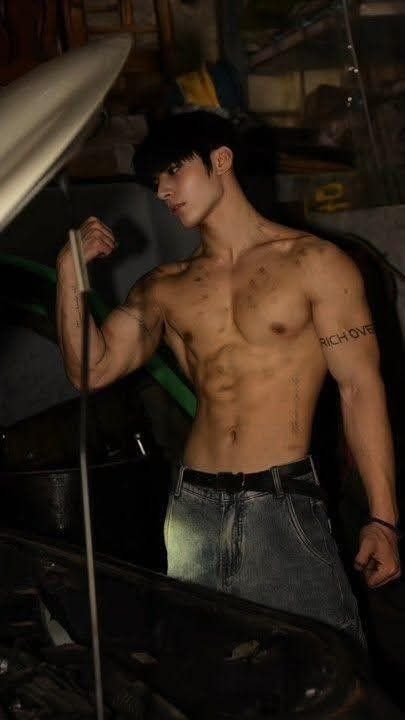 trai đẹp 6 múi thần thái