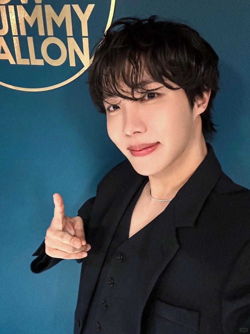 Album ảnh j-hope mới