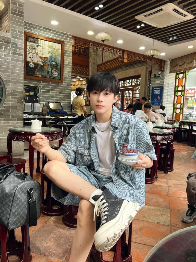 Album hình ảnh trai đẹp 18 tuổi mới