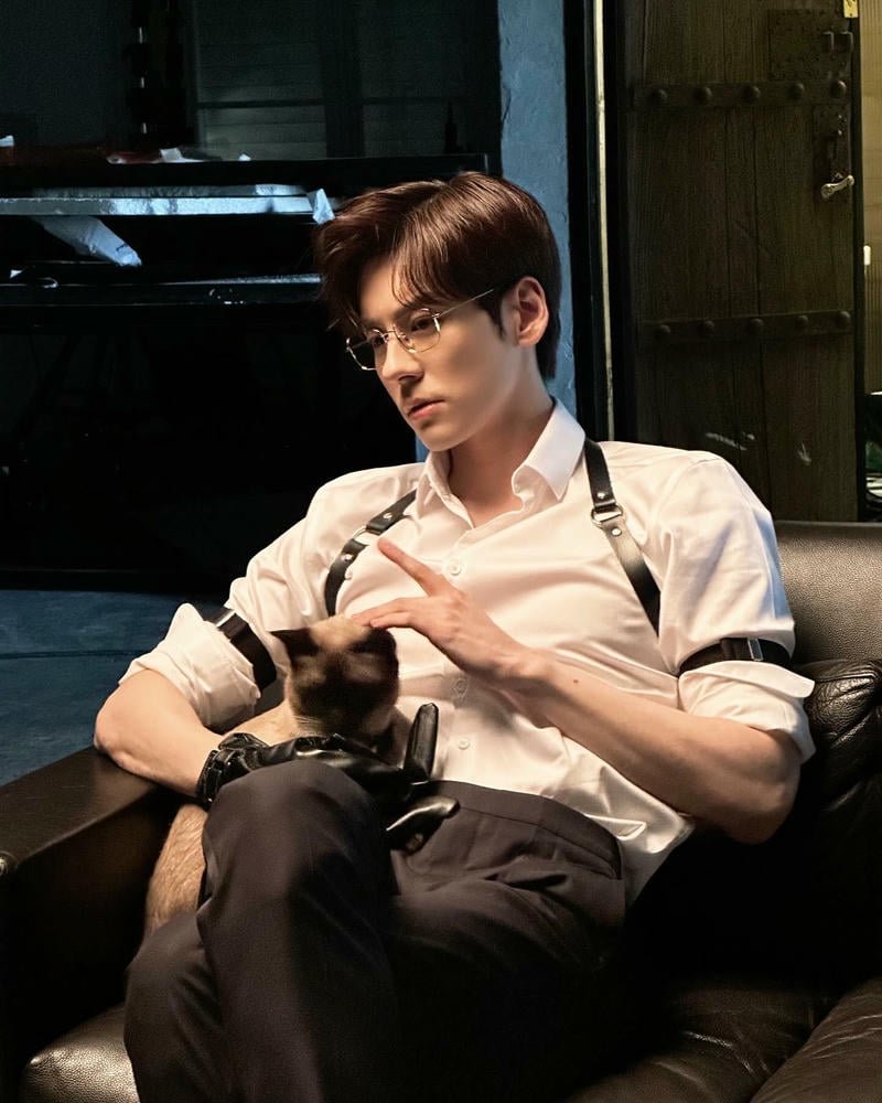 Avatar trai đẹp đeo kính đẹp