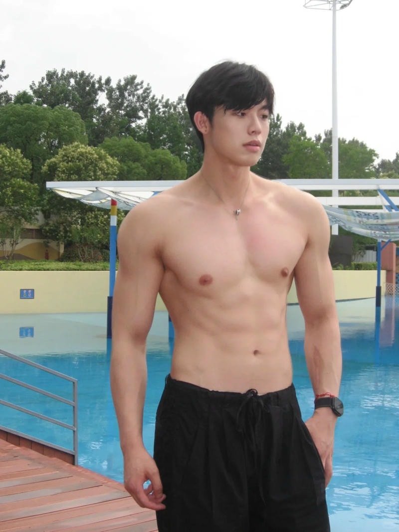 Bộ ảnh ảnh trai đẹp cơ bắp miễn phí