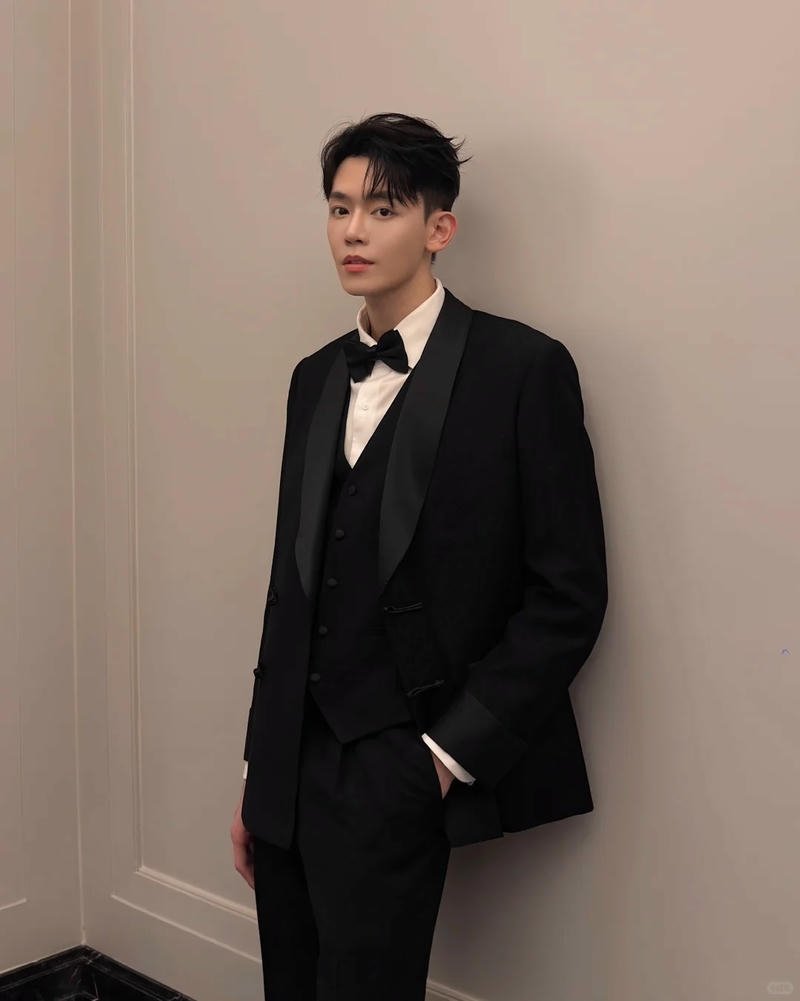 Bộ ảnh trai đẹp mặc vest sắc nét